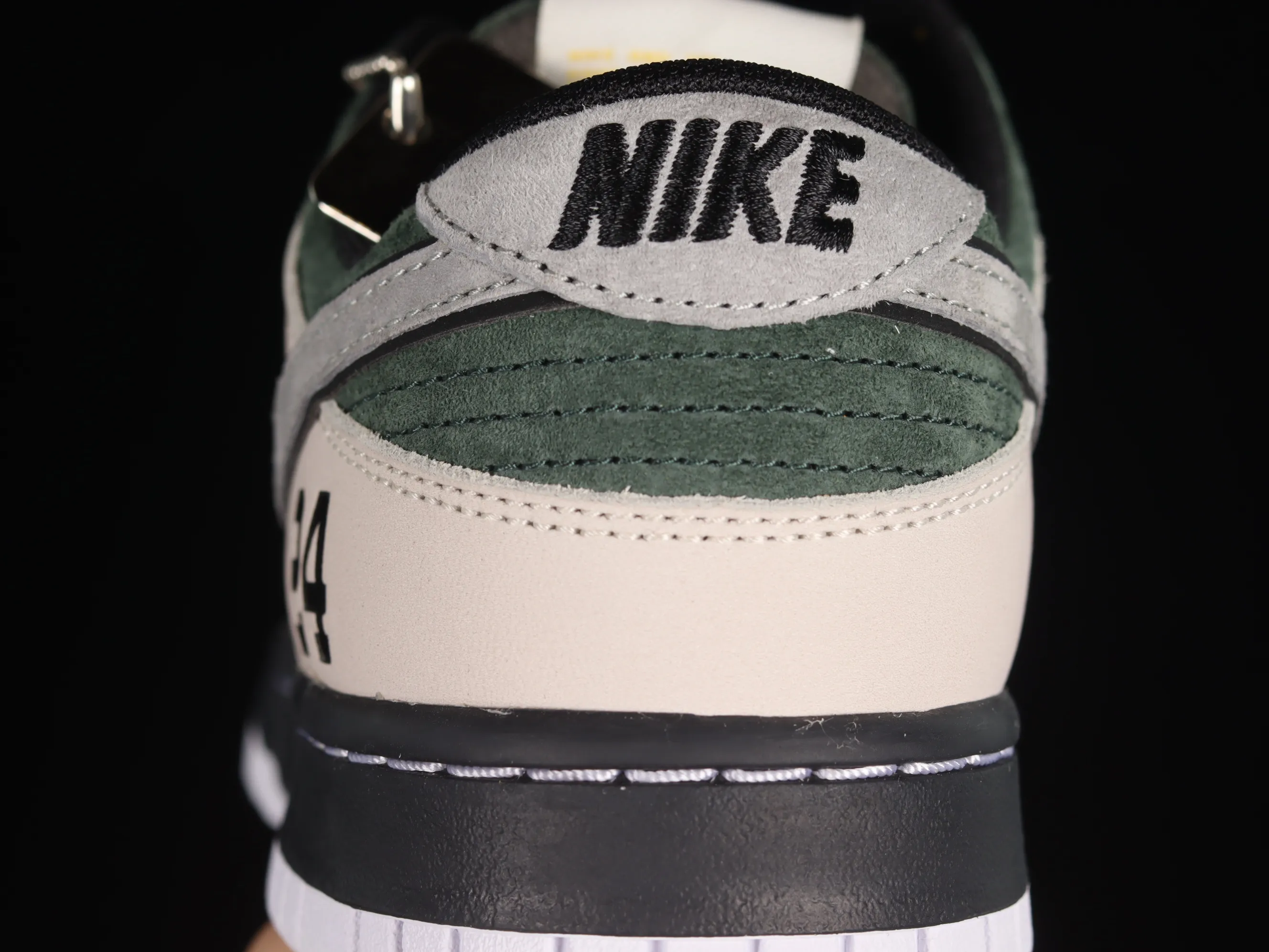 All categories Nk SB Dunk series Nk SB Dunk Low low-top sneakers Nk SB Dunk Low "Kobe" Kobe Bryant joint commemorative model SB low-top sports and leisure sneakers LF2428-005